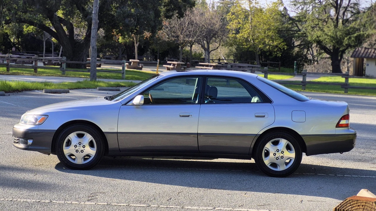2000 Lexus ES 3rd Gen - Image 8 of 31
