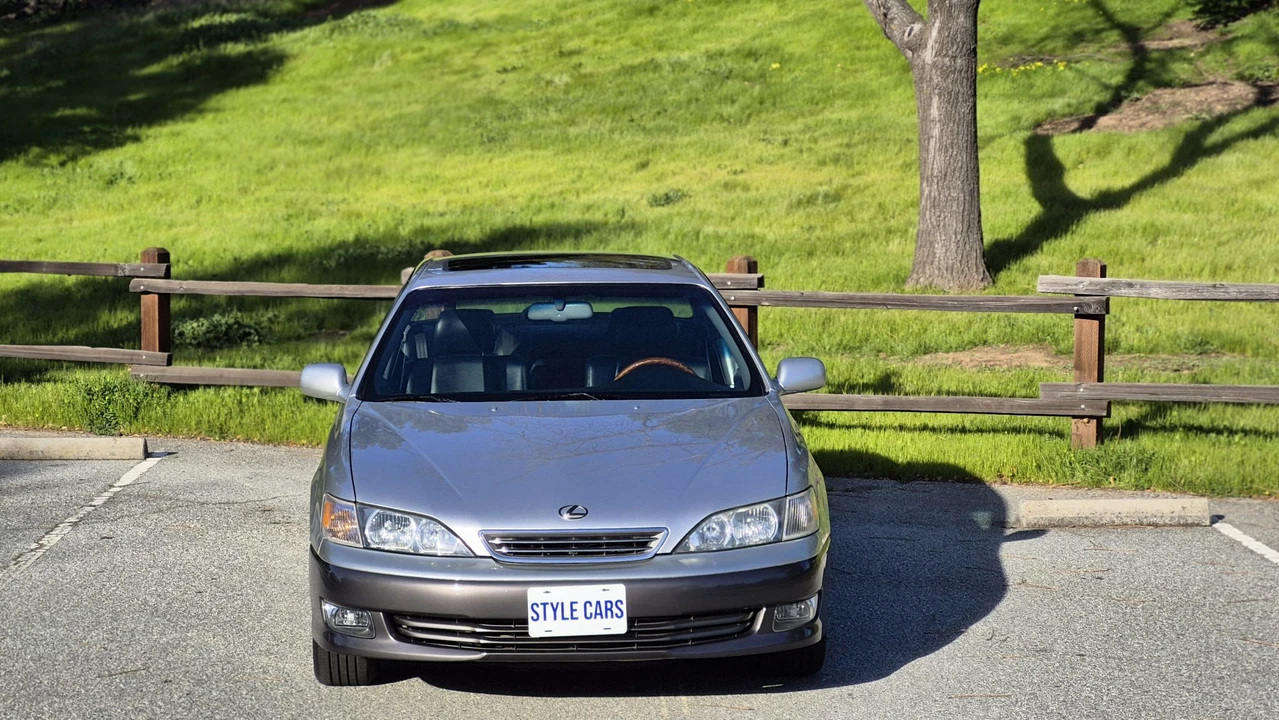 2000 Lexus ES 3rd Gen - Image 26 of 31