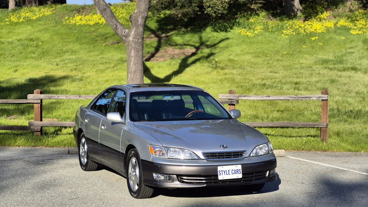 2000 Lexus ES 3rd Gen - Image 25 of 31