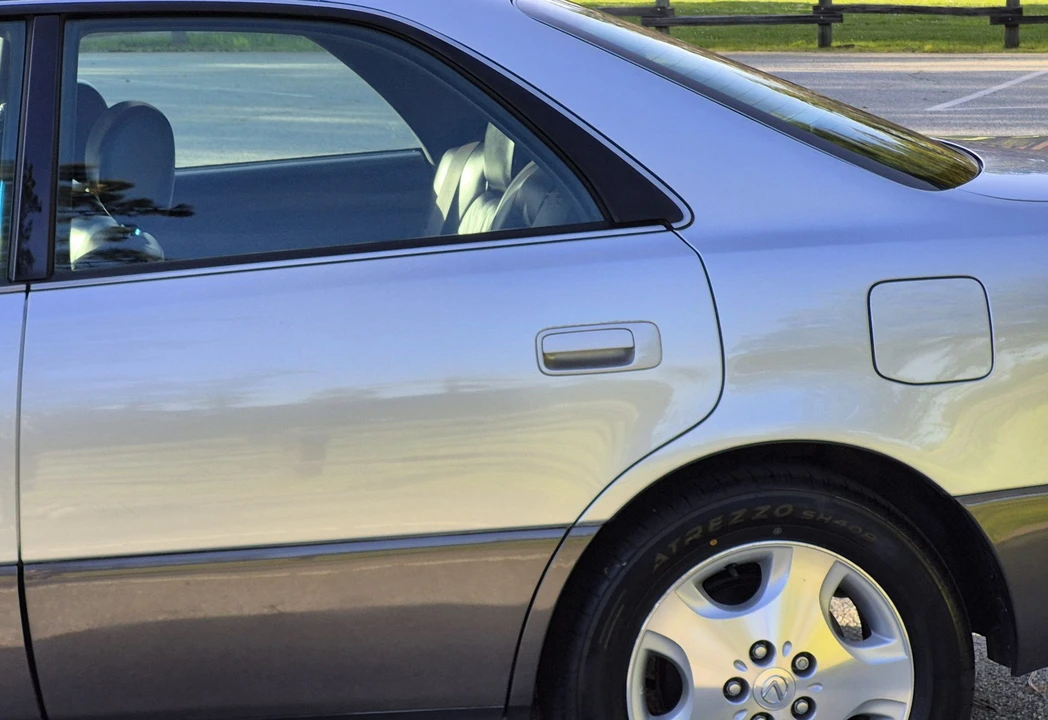 2000 Lexus ES 3rd Gen - Image 31 of 31