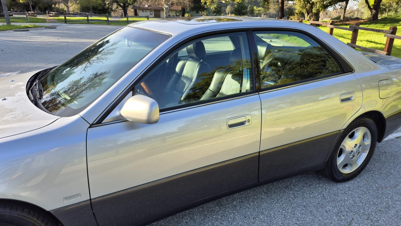 2000 Lexus ES 3rd Gen - Image 30 of 31