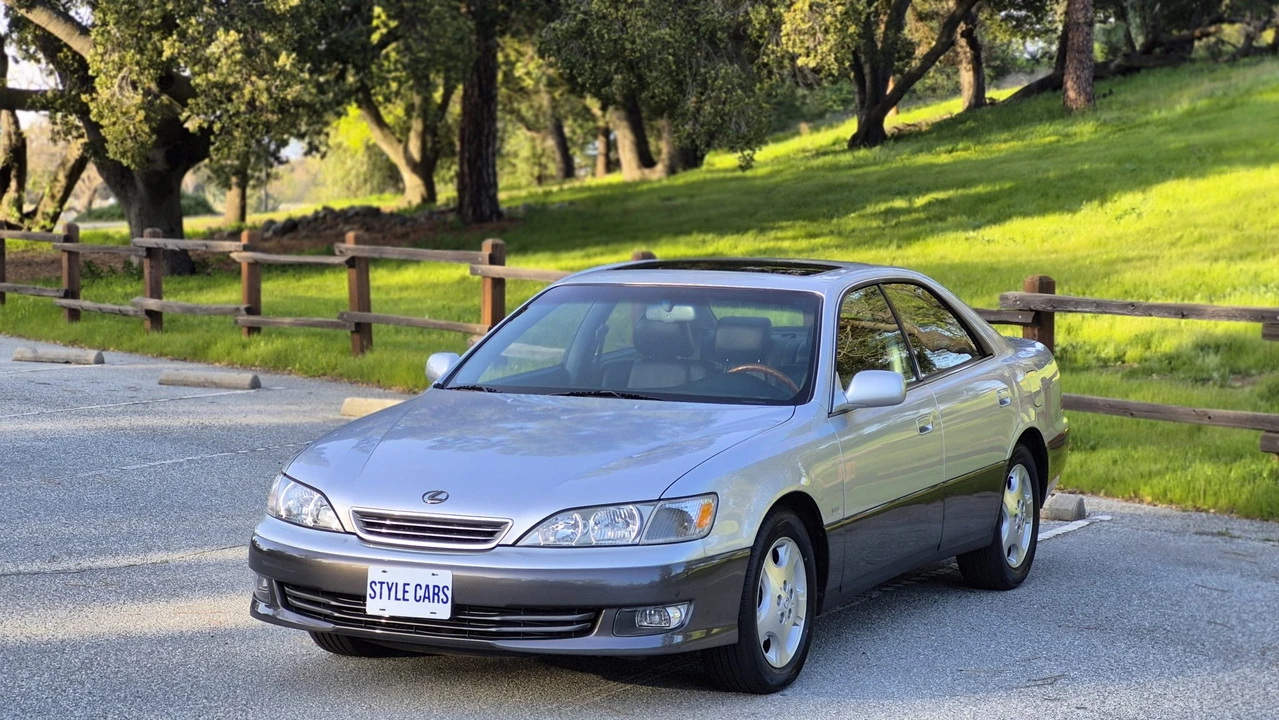 2000 Lexus ES 3rd Gen - Image 4 of 31