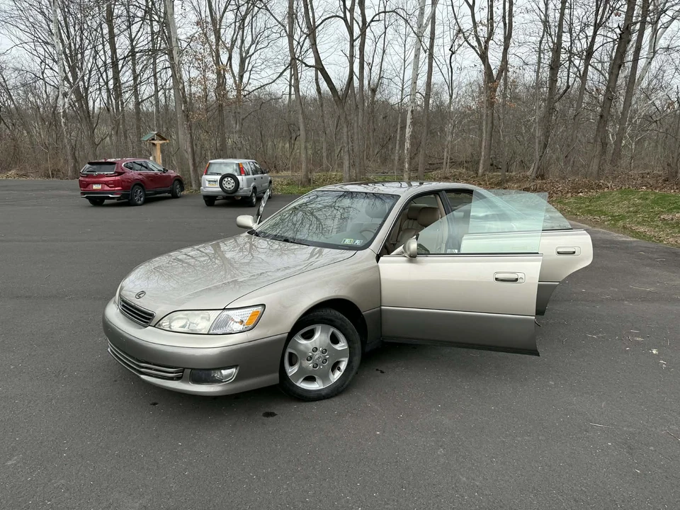 2000 Lexus ES 3rd Gen - Image 14 of 31