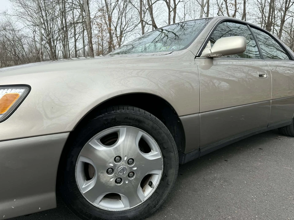 2000 Lexus ES 3rd Gen - Image 18 of 31
