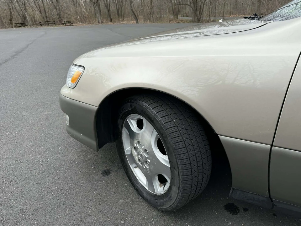 2000 Lexus ES 3rd Gen - Image 17 of 31