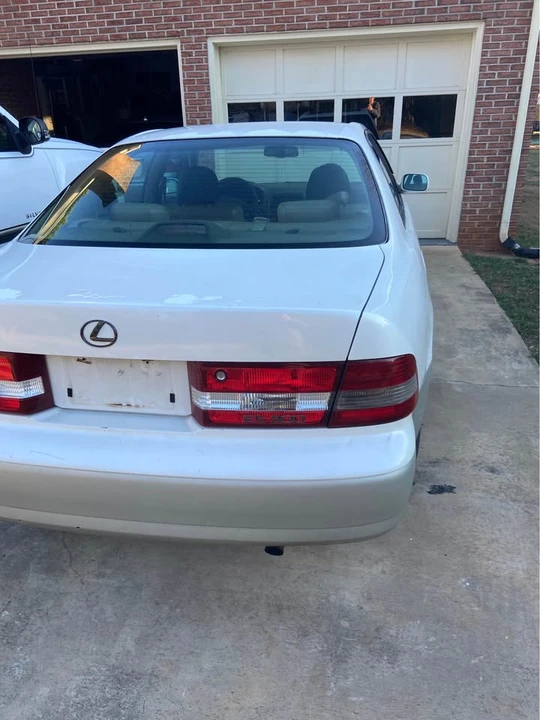2000 Lexus ES 3rd Gen - Image 8 of 8