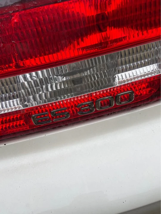 2000 Lexus ES 3rd Gen - Image 3 of 8