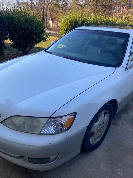 2000 Lexus ES 3rd Gen - Image 2 of 8