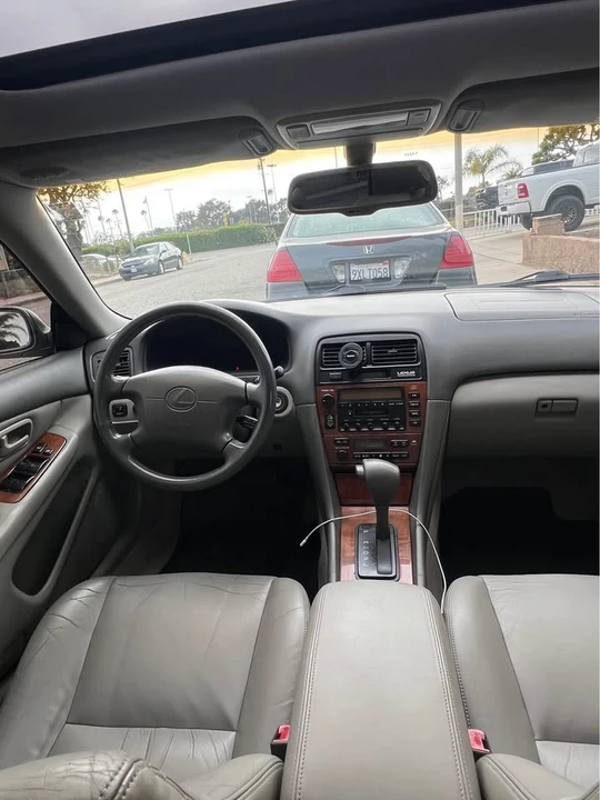 2000 Lexus ES 3rd Gen - Image 8 of 18
