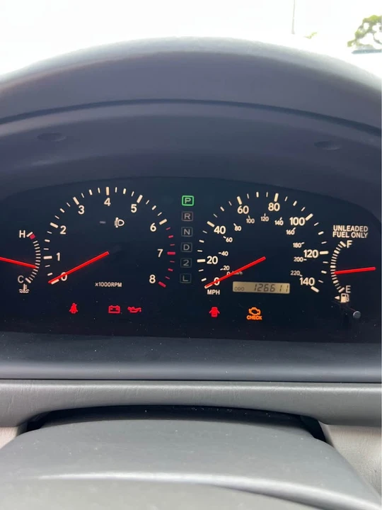 2000 Lexus ES 3rd Gen - Image 9 of 18
