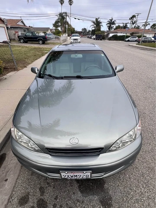 2000 Lexus ES 3rd Gen - Image 2 of 18