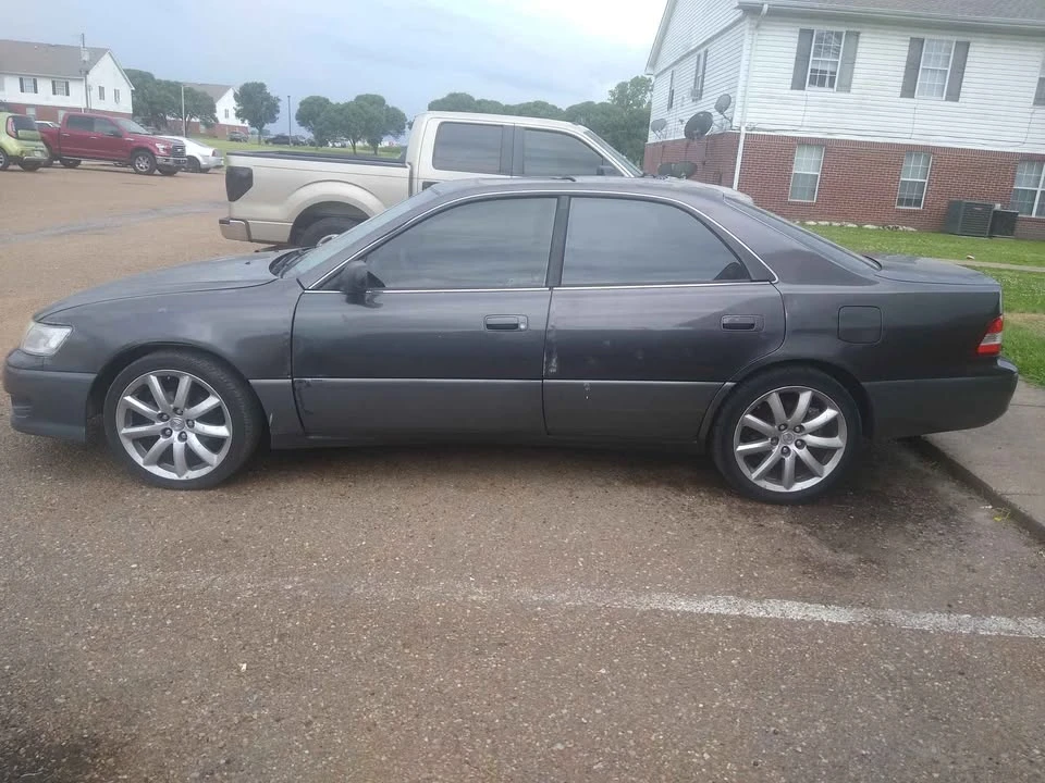 2000 Lexus ES 3rd Gen - Image 3 of 3