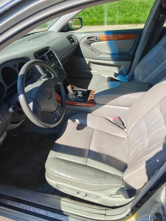 2000 Lexus GS 2nd Gen - Image 6 of 8