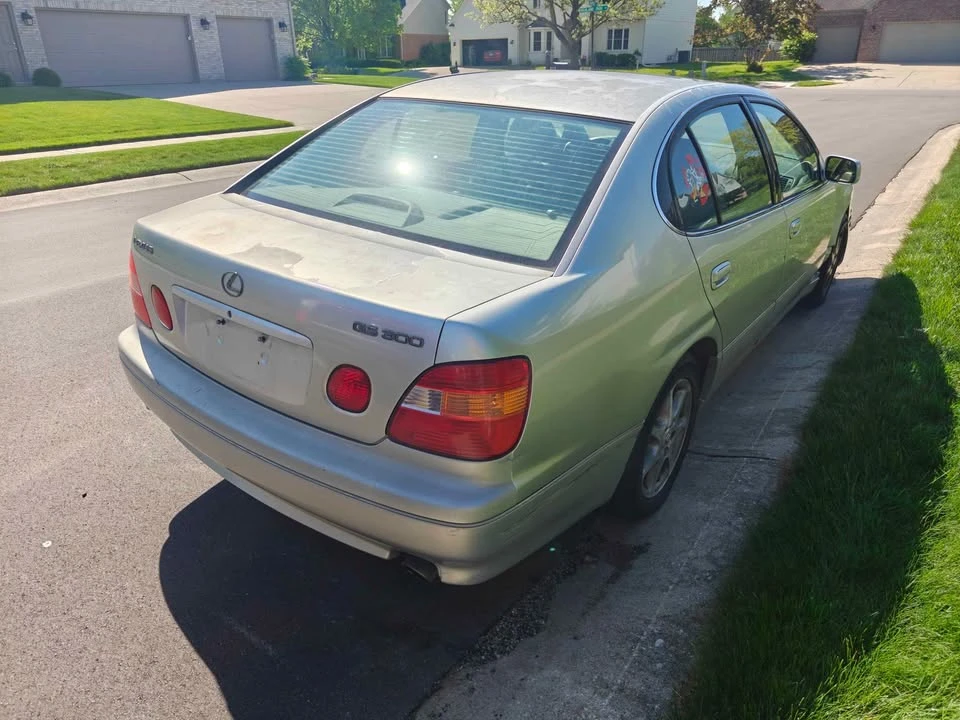 2000 Lexus GS 2nd Gen - Image 3 of 8