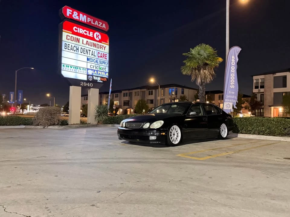 2000 Lexus GS 2nd Gen - Image 6 of 9