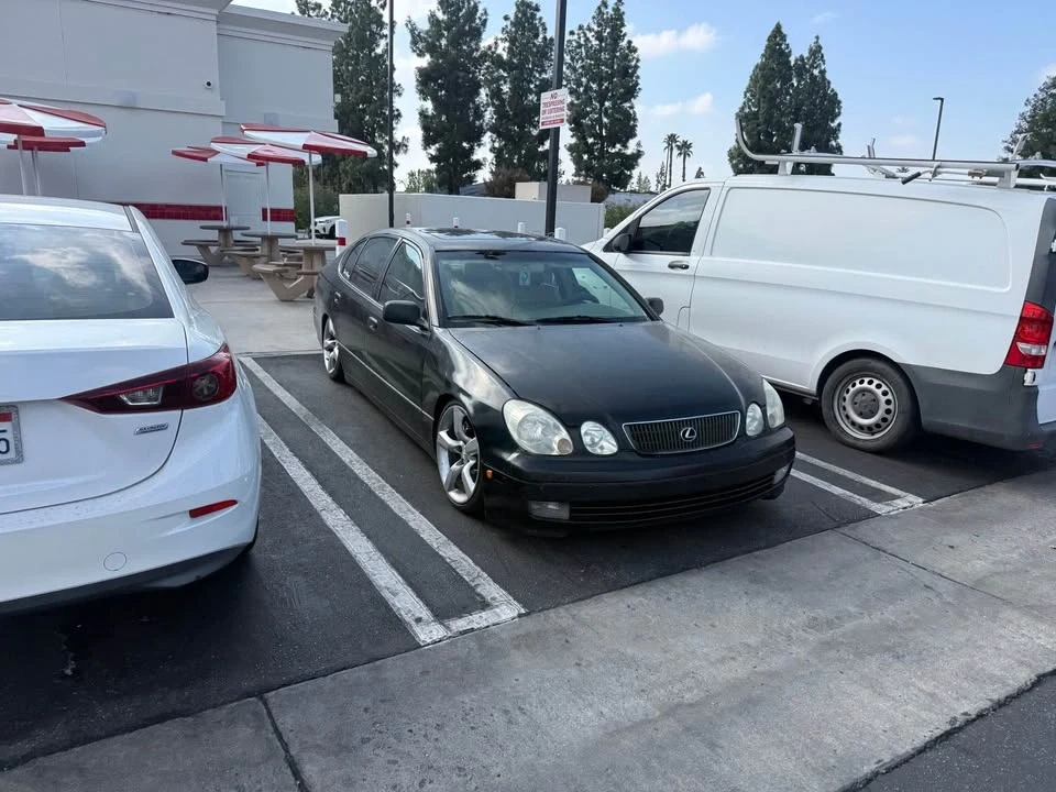 2000 Lexus GS 2nd Gen - Image 14 of 15