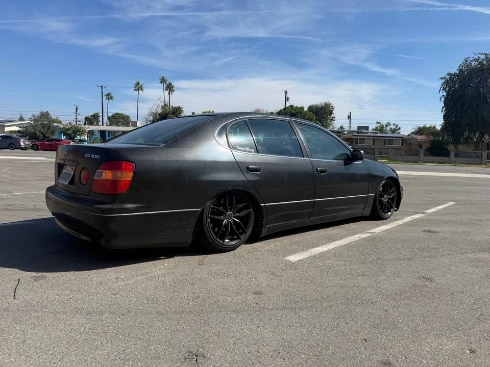 2000 Lexus GS 2nd Gen - Image 6 of 15