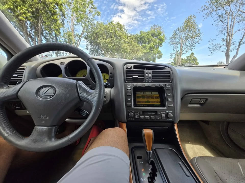 2000 Lexus GS 2nd Gen - Image 5 of 9