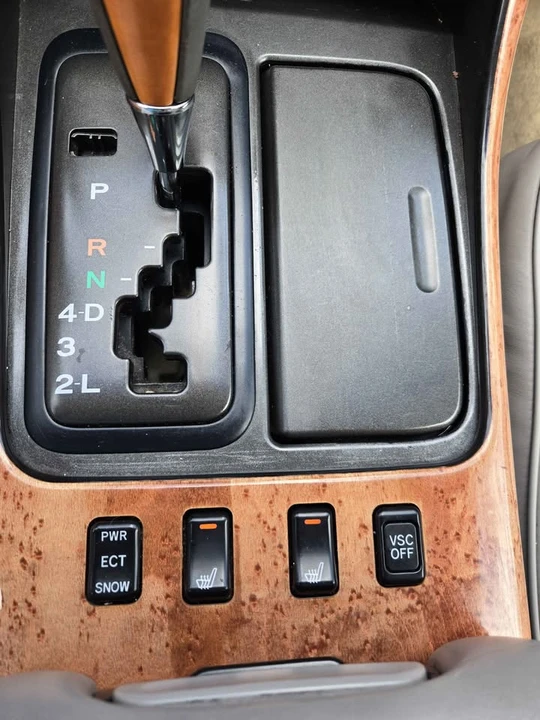 2000 Lexus GS 2nd Gen - Image 6 of 9