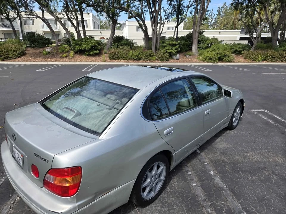 2000 Lexus GS 2nd Gen - Image 2 of 9