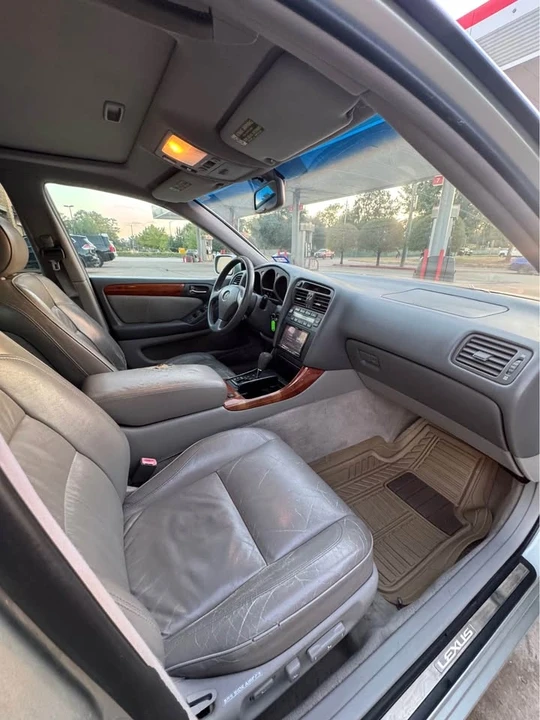 2000 Lexus GS 2nd Gen - Image 16 of 19