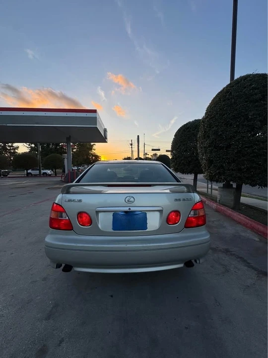 2000 Lexus GS 2nd Gen - Image 4 of 19