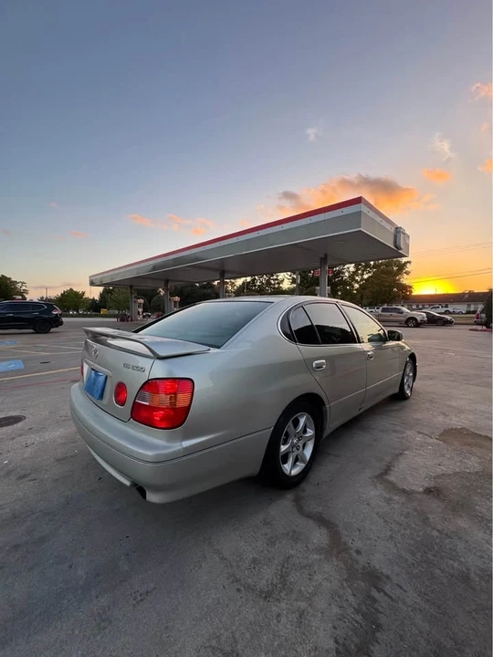 2000 Lexus GS 2nd Gen - Image 2 of 19