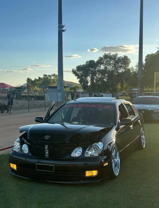 2000 Lexus GS 2nd Gen - Image 11 of 16