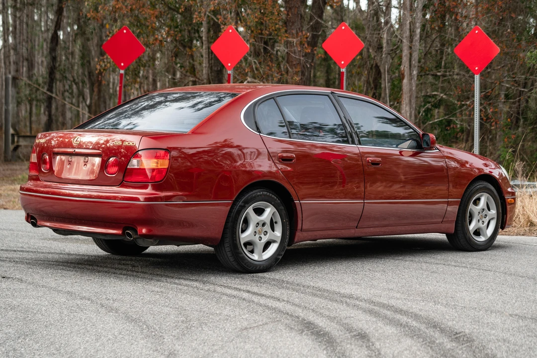 2000 Lexus GS 2nd Gen - Image 21 of 31