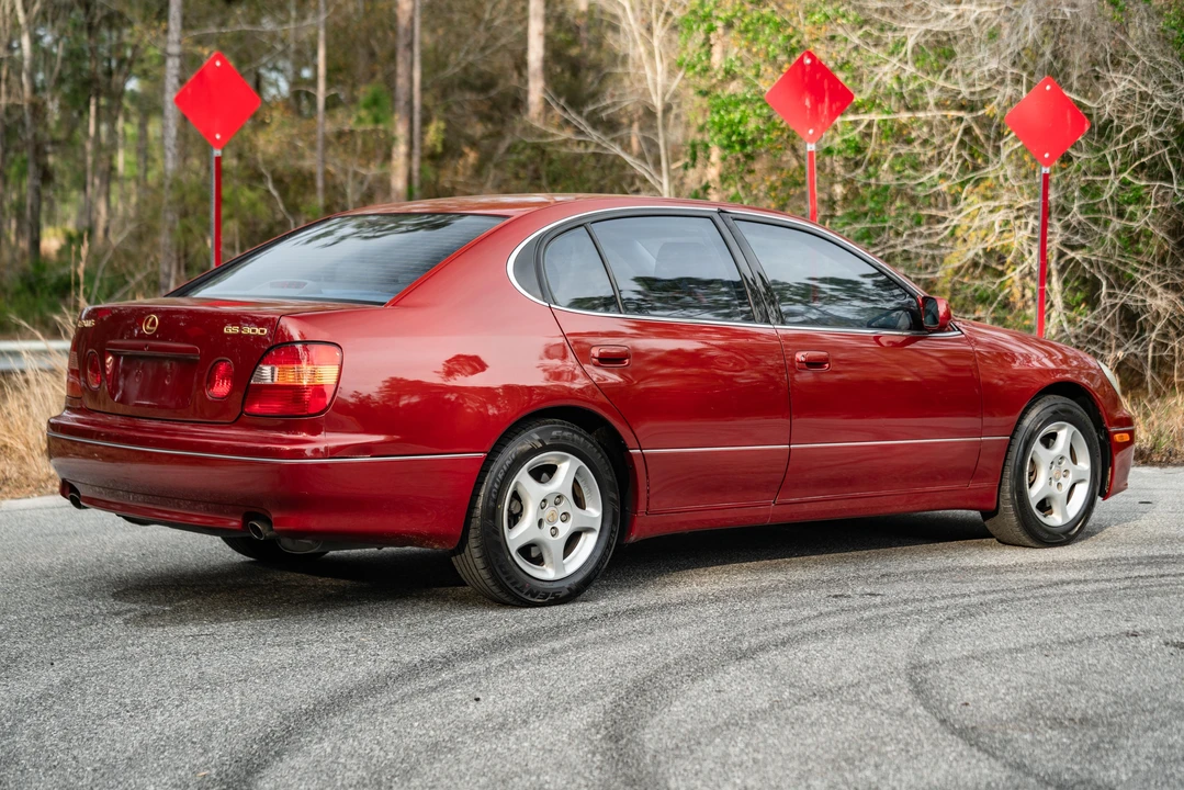2000 Lexus GS 2nd Gen - Image 22 of 31