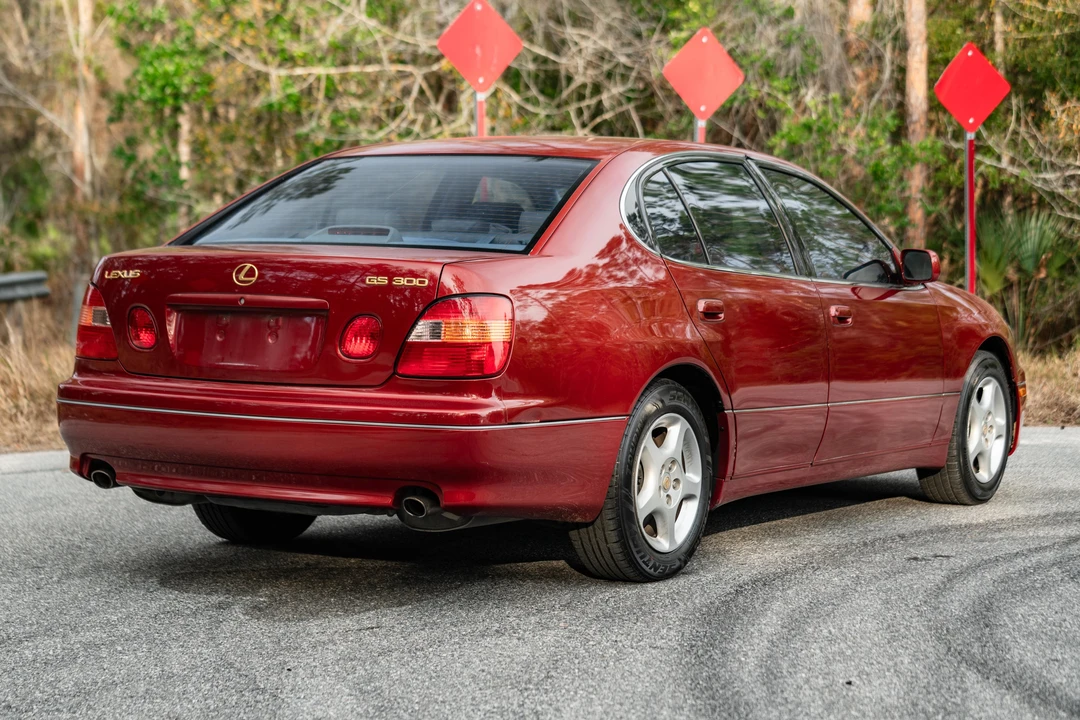 2000 Lexus GS 2nd Gen - Image 19 of 31