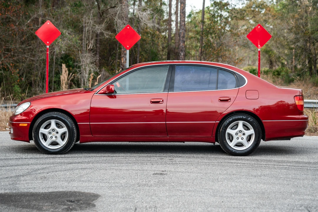 2000 Lexus GS 2nd Gen - Image 11 of 31