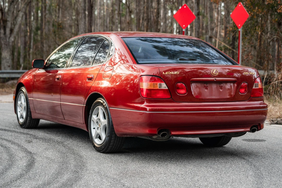 2000 Lexus GS 2nd Gen - Image 16 of 31