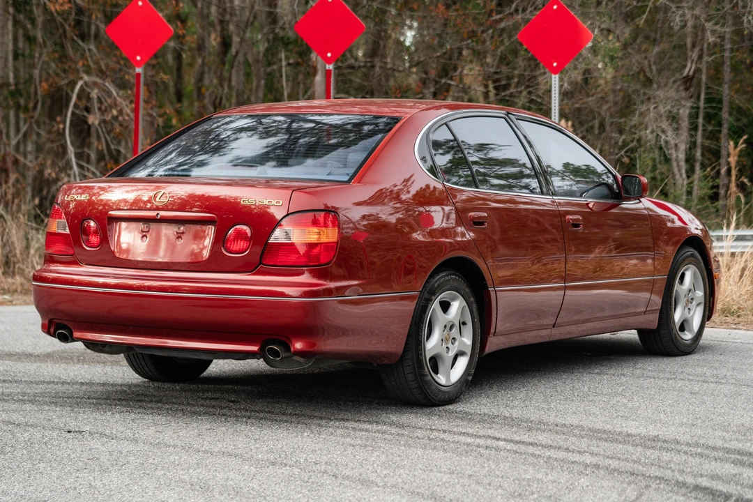 2000 Lexus GS 2nd Gen - Image 20 of 31