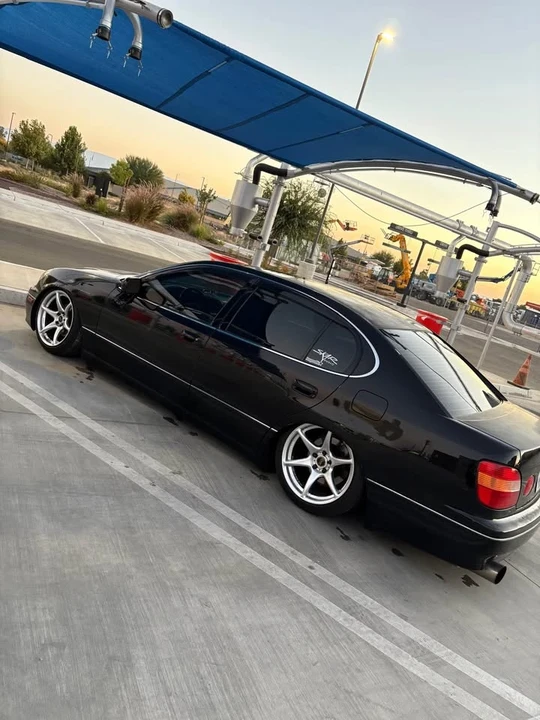 2000 Lexus GS 2nd Gen - Image 2 of 12