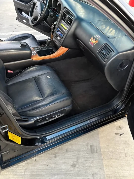 2000 Lexus GS 2nd Gen - Image 12 of 12