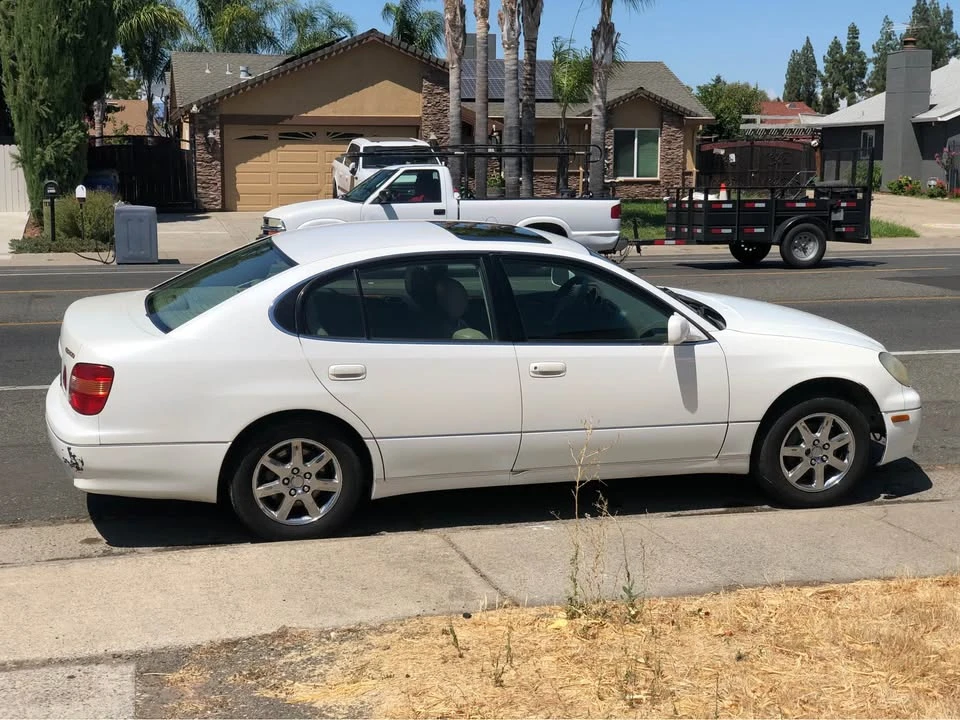 2000 Lexus GS 2nd Gen - Image 6 of 10