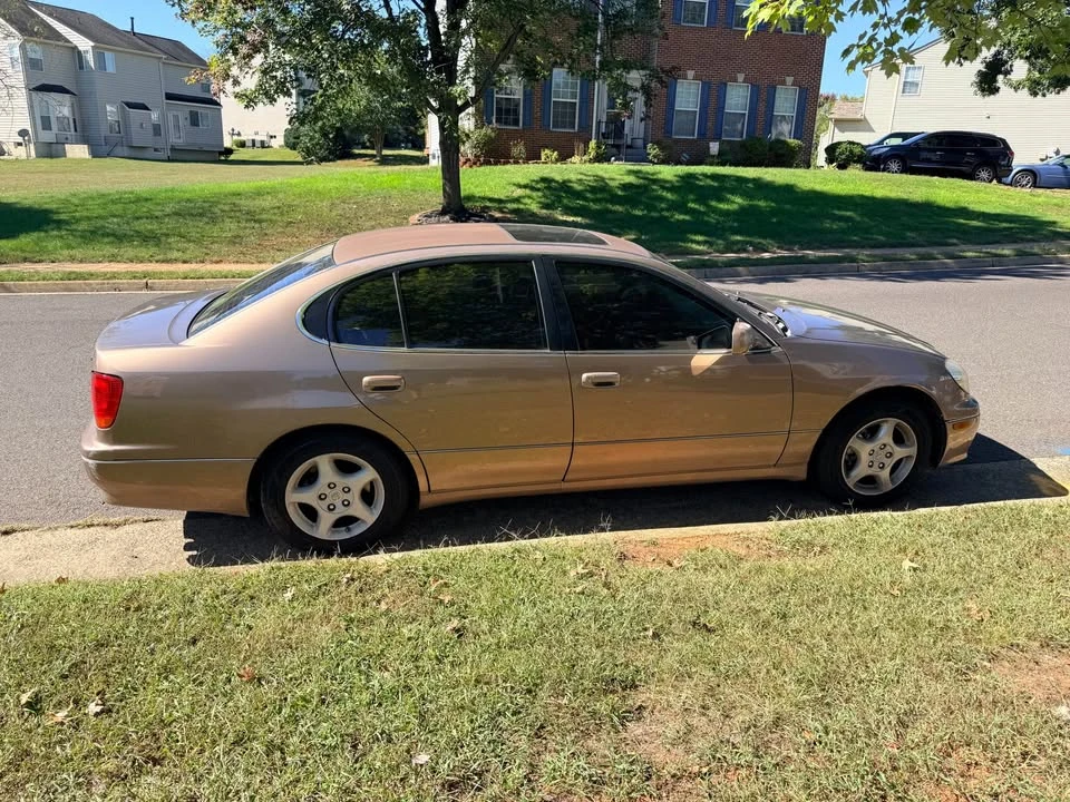 2000 Lexus GS 2nd Gen - Image 2 of 5