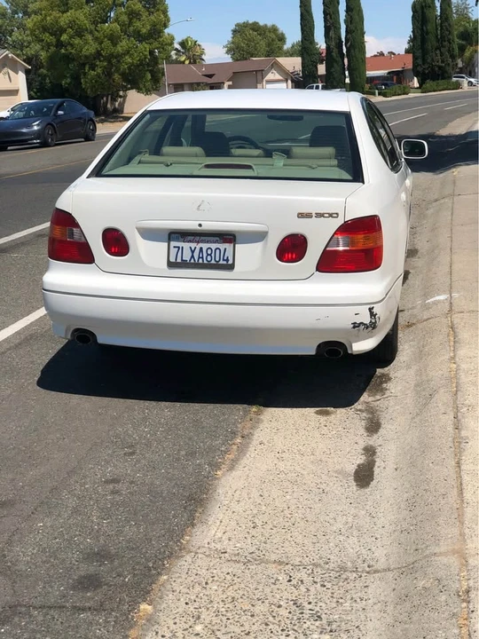 2000 Lexus GS 2nd Gen - Image 5 of 10
