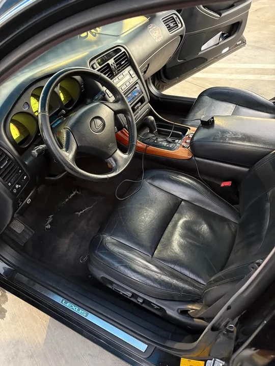 2000 Lexus GS 2nd Gen - Image 6 of 12
