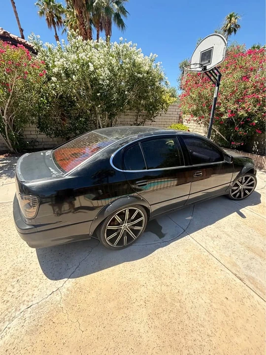2000 Lexus GS 2nd Gen - Image 3 of 11