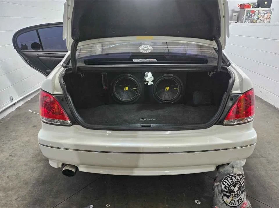 2000 Lexus GS 2nd Gen - Image 11 of 19