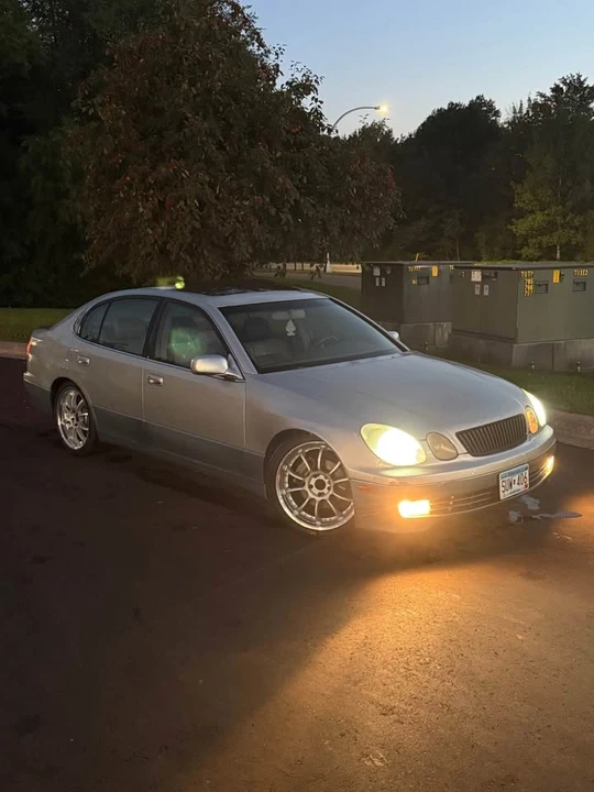 2000 Lexus GS 2nd Gen - Image 2 of 4
