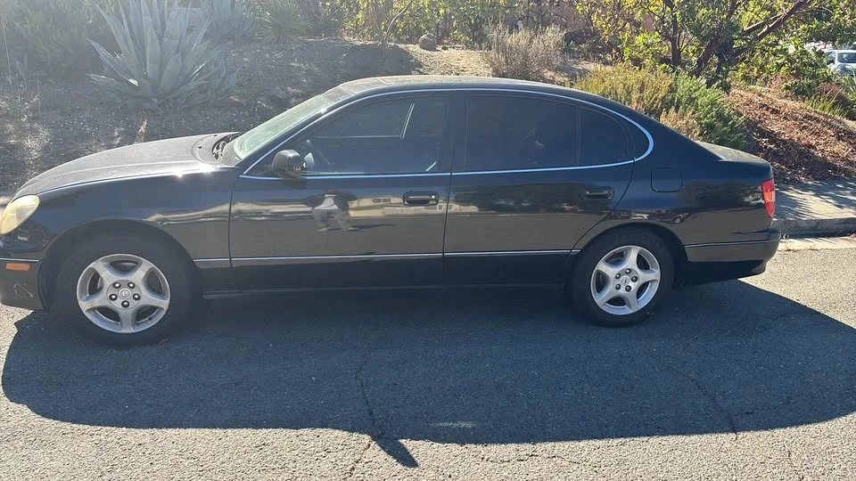 2000 Lexus GS 2nd Gen - Image 2 of 11