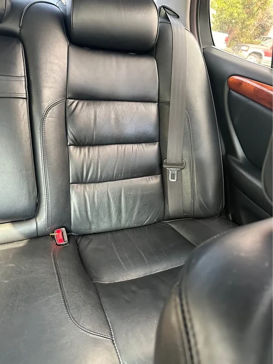 2000 Lexus GS 2nd Gen - Image 6 of 11
