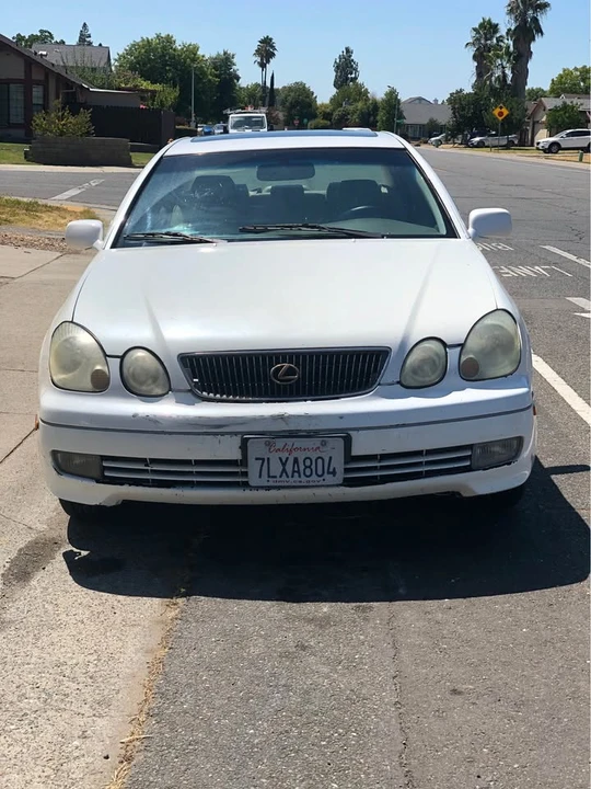 2000 Lexus GS 2nd Gen - Image 2 of 10