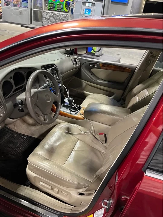 2000 Lexus GS 2nd Gen - Image 4 of 9