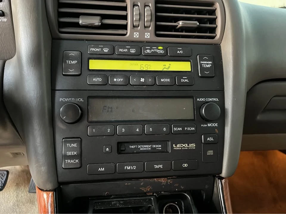 2000 Lexus GS 2nd Gen - Image 7 of 12