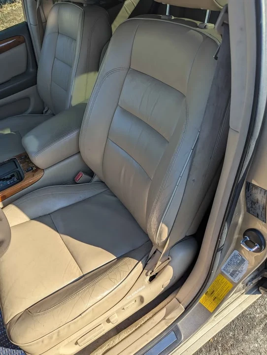 2000 Lexus GS 2nd Gen - Image 11 of 13