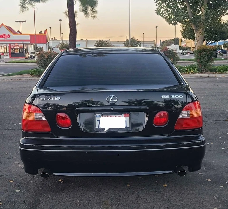 2000 Lexus GS 2nd Gen - Image 7 of 20